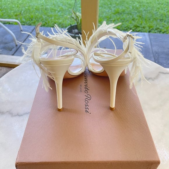 NEW Gianvito Rossi White Sandals Size 37/7.Feather & Crystal Detail Straps Event - Picture 14 of 15